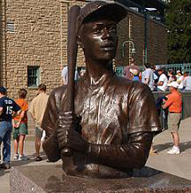 Hank Aaron Statue Eau Claire, Wisconsin